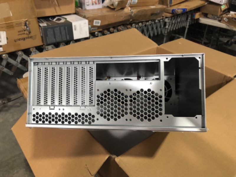 Photo 5 of ***USED - DAMAGED - TOP PART CAVED IN - UNABLE TO TEST - SEE PICTURES***
RackChoice 4U Rackmount Server Chassis 8bay 6Gbps Swappable SATA/SAS Drive Bays Include Minisas to SATA Cables