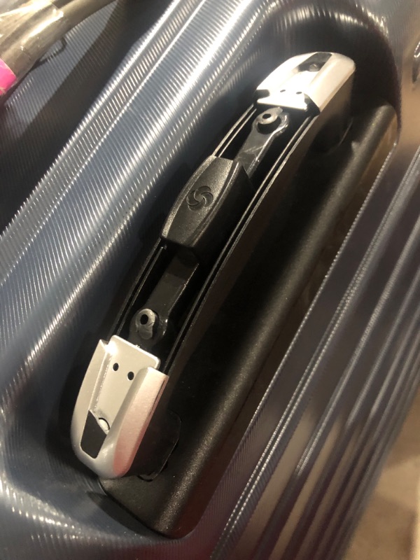 Photo 6 of ***DAMAGED - HANDLE BROKEN - SEE PICTURES - NO PACKAGING***
Samsonite Omni 2 Hardside Expandable Luggage with Spinner Wheels, Checked-Medium 24-Inch, Nova Teal Checked-Medium 24-Inch Nova Teal