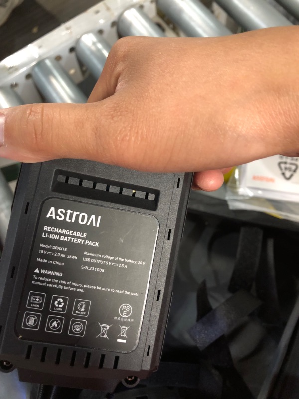 Photo 4 of **READ NOTES, MISSING PARTS**
AstroAI Cordless Tire Inflator Air Compressor 20V Rechargeable Battery Powered 160PSI Portable Handheld Air Pump 