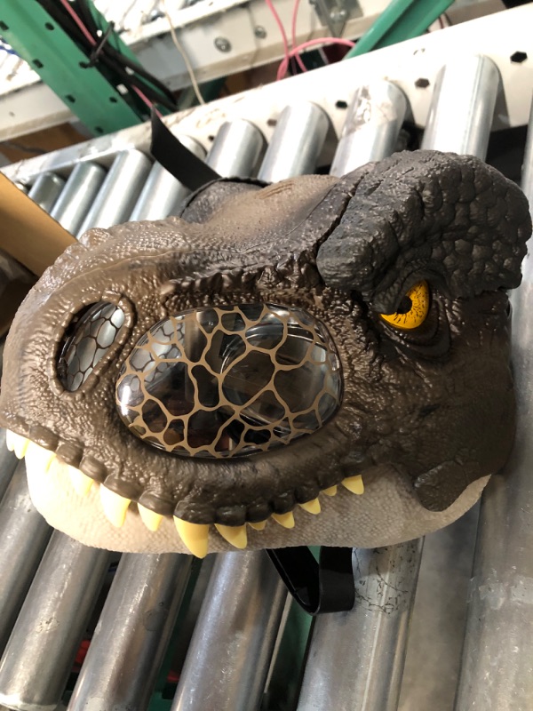 Photo 2 of ?Jurassic World Dominion Dinosaur Mask Tyrannosaurus Rex Chomp N Roar with Motion and Sounds, T Rex Costume for Kids Role-Play ???? Frustration Free Packaging