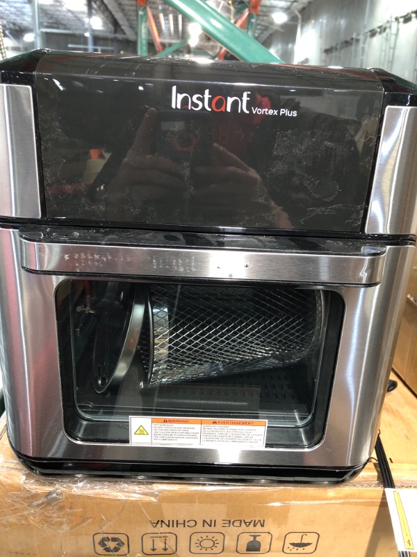 Photo 3 of ***SMALL SCUFFS ON FRONT*** Instant Vortex Plus Air Fryer Oven 7 in 1 with Rotisserie, with 6-Piece Pyrex Littles Cookware