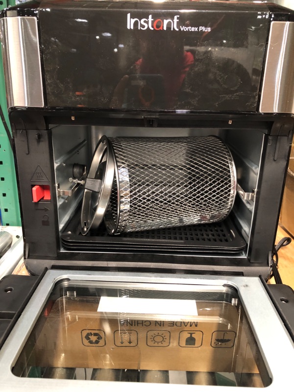 Photo 2 of ***SMALL SCUFFS ON FRONT*** Instant Vortex Plus Air Fryer Oven 7 in 1 with Rotisserie, with 6-Piece Pyrex Littles Cookware