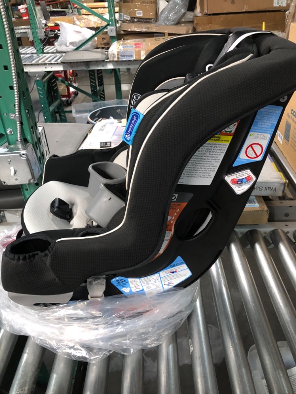 Photo 3 of Graco Extend2Fit Convertible Car Seat