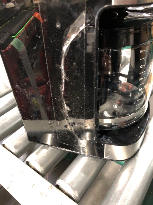 Photo 3 of *minor damage cracked*  Cuisinart CBC-7000PCFR 14 Cup Programmable Coffee Maker Stainless Steel