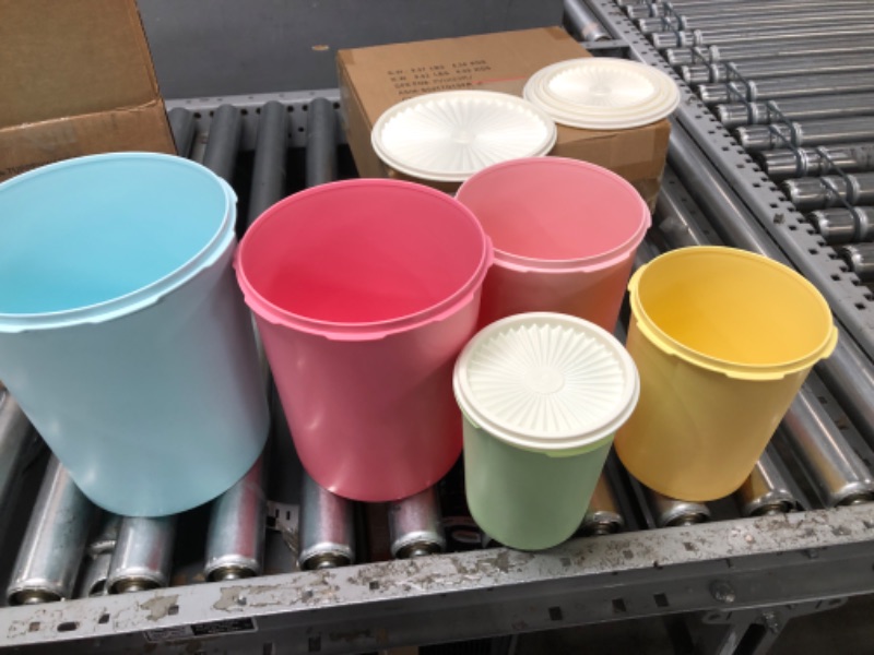 Photo 2 of (STOCK PHOTO SIMILAR)Tupperware Heritage Collection 10 Piece Food Storage Container Set in Vintage Colors - Dishwasher Safe & BPA Free - (5 Bowls + 5 Lids) 10 piece set
