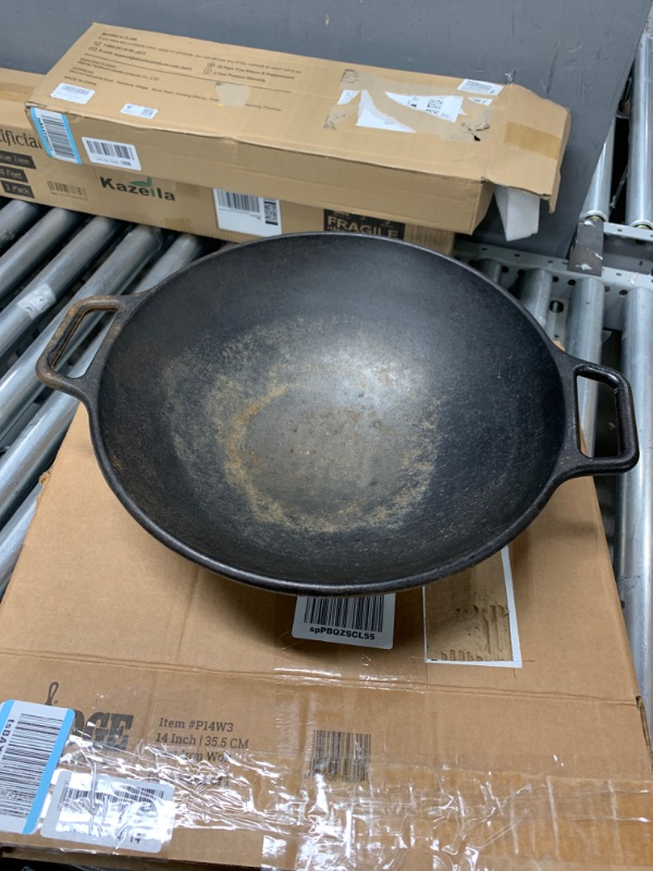 Photo 2 of * see images *
Lodge Cast Iron Wok with Loop Handles, Black, 14"