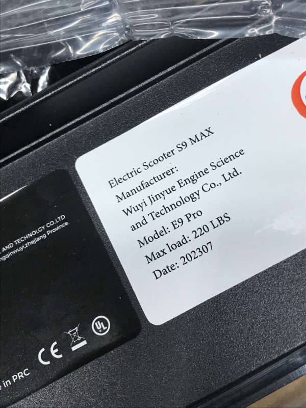 Photo 2 of ***SEE NOTES***isinwheel S9MAX Electric Scooter, 500W Motor E-Scooter, 10" Solid Tires, 22 Miles Range, 22 Mph Portable Folding Commuter Electric Scooter for Adults, Dual Suspension & Braking, App(Optional Seat)