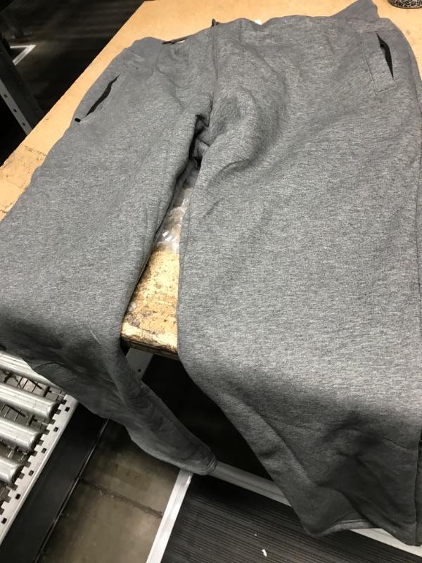 Photo 1 of Men's Grey Sweatpants Xl 