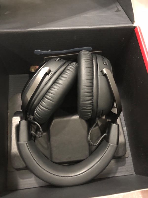 Photo 4 of HyperX Cloud III Wireless – Gaming Headset