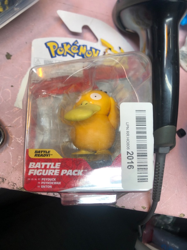 Photo 2 of Pokemon 2020 2.5-inch Battle Figure Psyduck