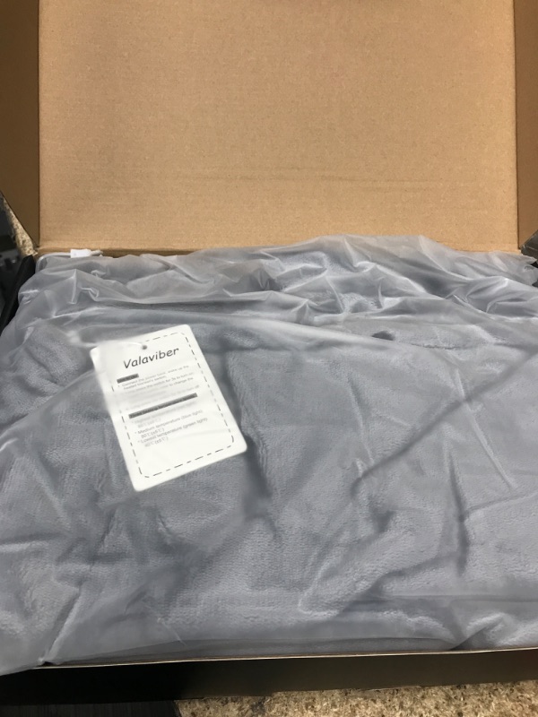 Photo 2 of ***USED - NO BATTERY - UNABLE TO TEST***
Heated Throw Blanket Battery Operated, Electric Throw Office Blanket For Women Work, 59"x 34"