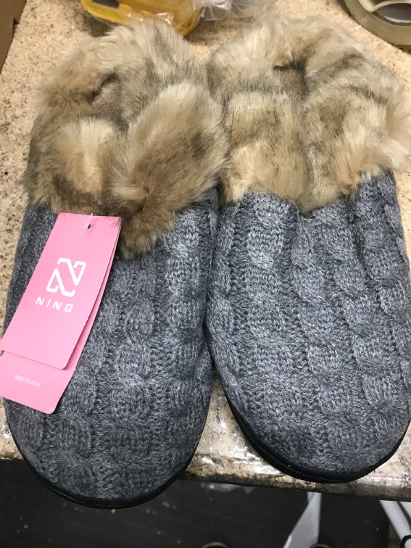 Photo 1 of  women's Gray Slippers 38/39