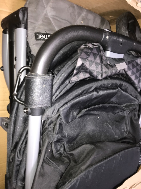 Photo 3 of ***see notes***Summer 3Dpac CS Compact Fold Stroller, Black NEEDS WASH