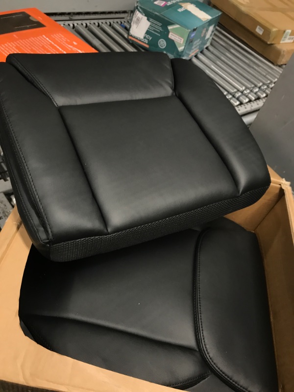 Photo 2 of [FOR PARTS, READ NOTES] NONREFUNDABLE
Amazon Basics Classic Puresoft PU Padded Mid-Back Office Computer Desk Chair with Armrest, 25.75"D x 24.25"W x 42.25"H, Black