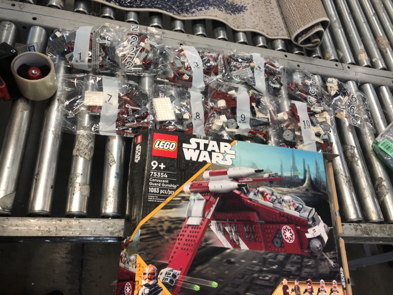 Photo 2 of * incomplete * 
LEGO Star Wars: The Clone Wars Coruscant Guard Gunship 75354 Buildable Star Wars 