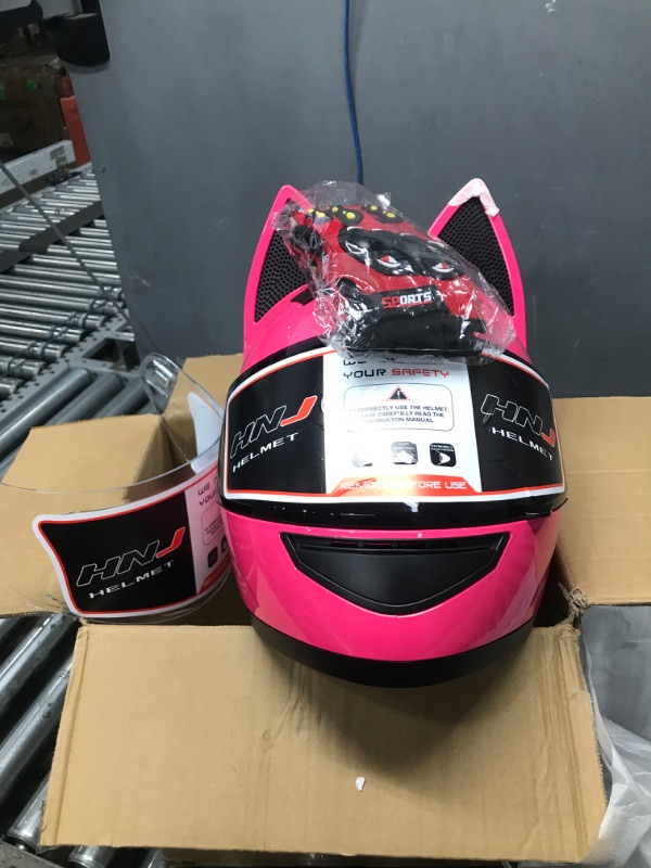 Photo 2 of Personalized Cool Cat Ear Electric Motorcycle Helmet Winter Full Helmet Men and Women Racing Shaped Motorcycle Helmet Medium Pink