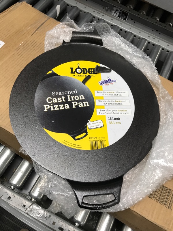 Photo 2 of 15" Cast Iron Pizza Pan