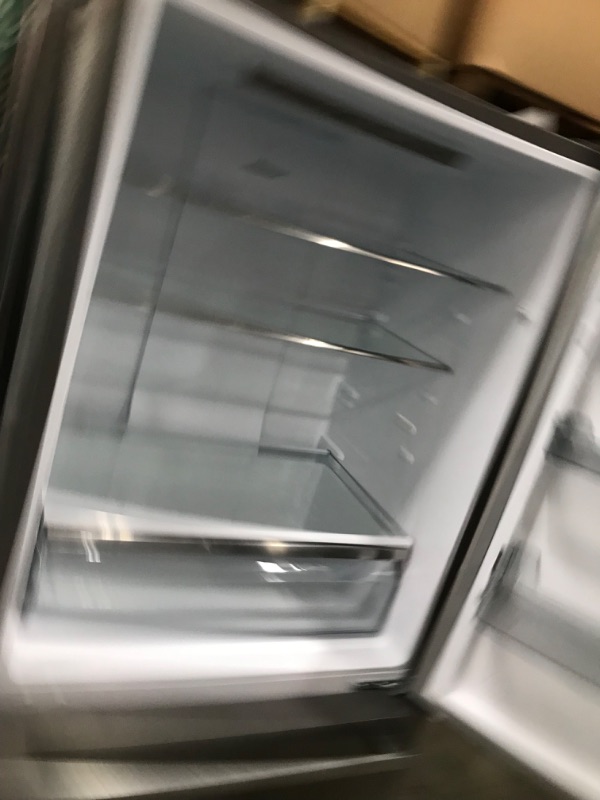 Photo 4 of Hisense 17.2-cu ft Counter-depth Bottom-Freezer Refrigerator (Fingerprint Resistant Stainless Steel) ENERGY STAR
