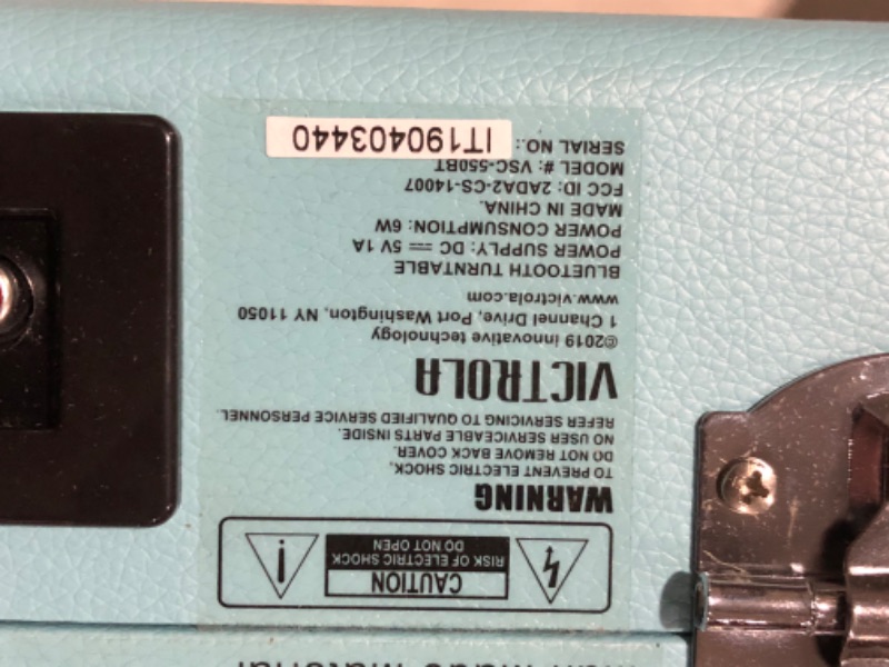 Photo 4 of ***USED - UNABLE TO TEST***
Victrola Vintage 3-Speed Bluetooth Portable Suitcase Record Player with Built-in Speakers Model Number: VSC-550BT-TQ
