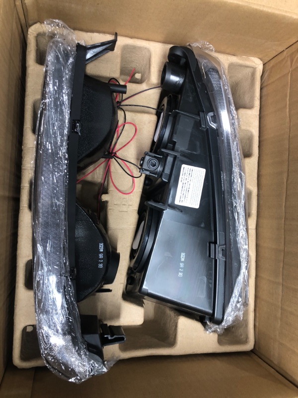 Photo 1 of PIT66 LED Headlight, Compatible with 03-06 Chevy Silverado 1500 2500 3500 HD Model/03-06 Avalanche 1500 2500(Fit No Cladding only) Clear Lens Black Housing Amber Corner Black Housing Clear Lens Amber Corner LED Modified Style