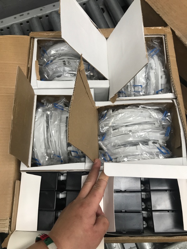 Photo 2 of 6" Selectable Ultra-Slim Baffle downlight 12pk
Selectable CCT 2700K/3000K/3500K/4000K/5000K Dimmable 14W, Wafer Thin, Canless with Junction Box