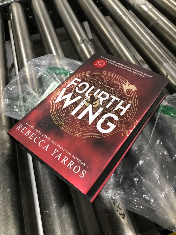 Photo 2 of Fourth Wing (Special Edition) (The Empyrean, 1) Hardcover – November 7, 2023