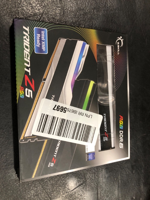 Photo 2 of G.SKILL Trident Z5 RGB Series (Intel XMP 3.0) DDR5 RAM 32GB (2x16GB) 6400MT/s CL32-39-39-102 1.40V Desktop Computer Memory UDIMM - Matte White (F5-6400J3239G16GX2-TZ5RW) 32GB (2x16GB) White