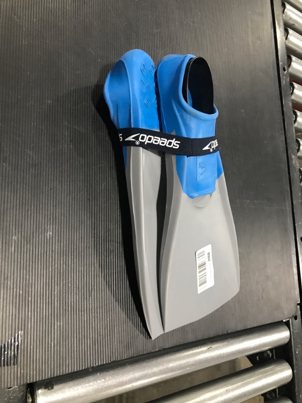 Photo 2 of Speedo Unisex-Adult Swim Training Fins Rubber Long Blade M - Men's Shoe size 7-8 | Women's Shoe size 8.5-9.5 Grey/Blue Standard Packaging