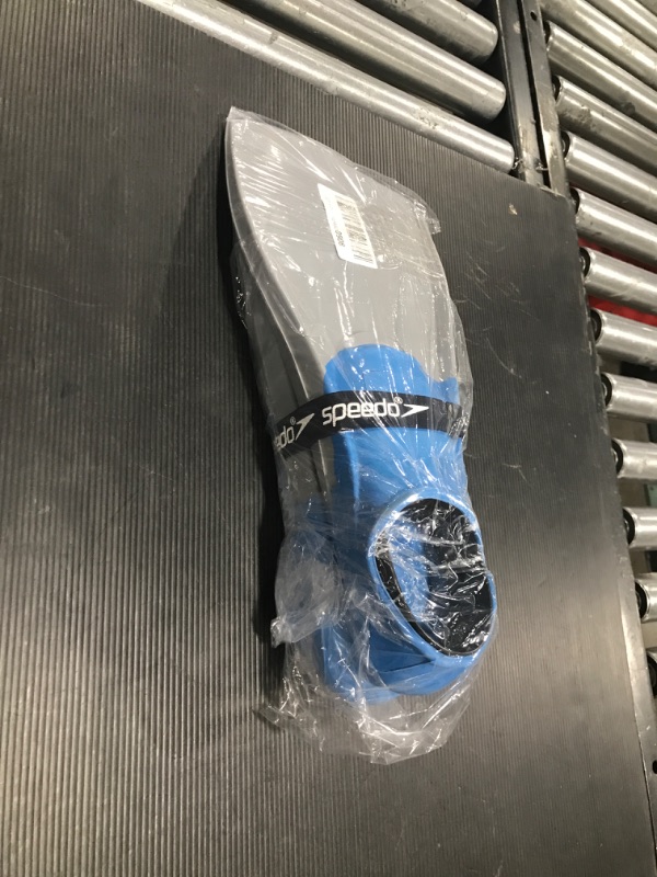 Photo 3 of Speedo Unisex-Adult Swim Training Fins Rubber Long Blade M - Men's Shoe size 7-8 | Women's Shoe size 8.5-9.5 Grey/Blue Standard Packaging