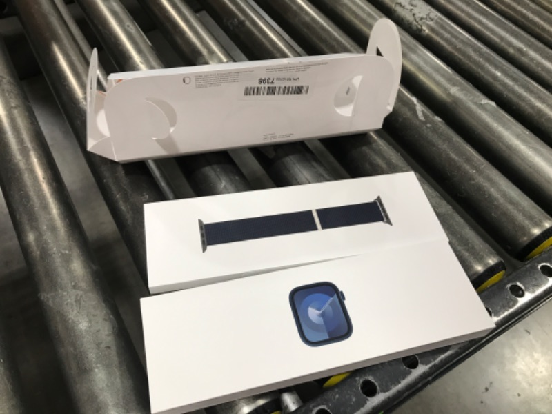 Photo 2 of  Apple Watch Series 9 GPS Aluminum - Small/Medium Strap, Midnight Sport Band, Midnight Case, 41mm 