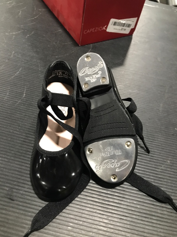 Photo 2 of Capezio Girl's Jr. Tyette Tap Shoe Dance- size 7 1/2 kids
