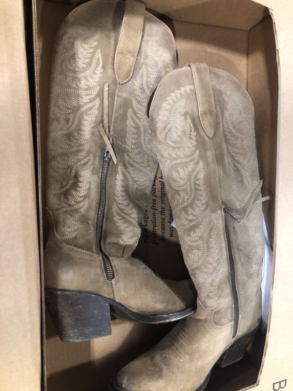 Photo 2 of Ariat Women's Laramie StretchFit Western Boot SZ 8.5
