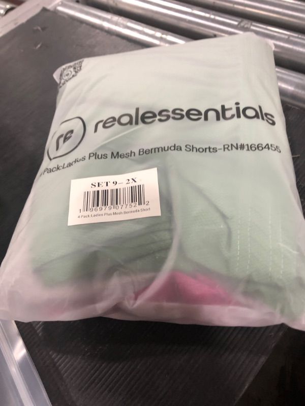 Photo 1 of 4-Pack: Women Mesh Quick-Dry Bermuda Active Athletic Long Shorts with Pockets 2xl