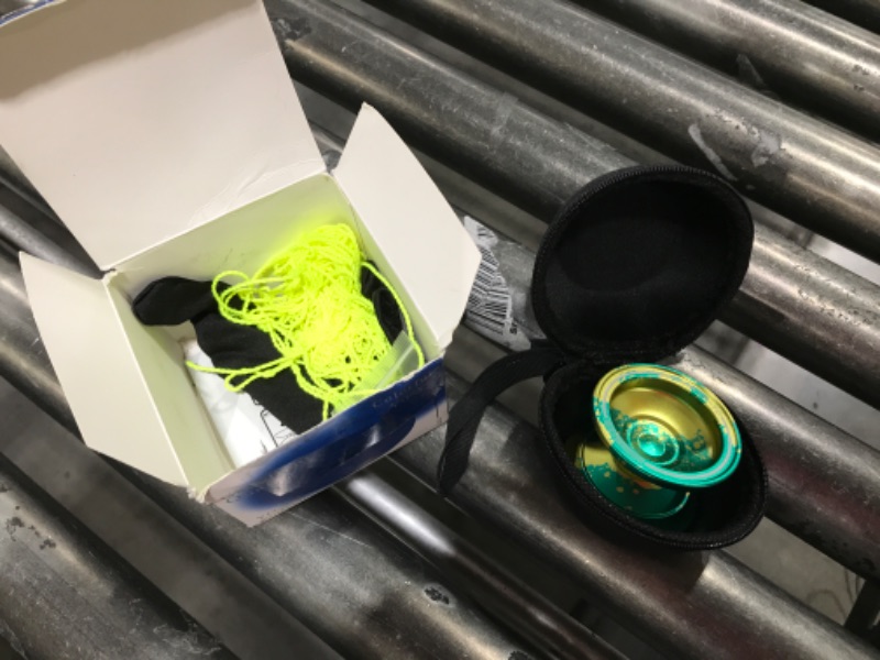 Photo 2 of  WATIEOBOO Yoyo Professional Trick Yoyo for Kids Beginners Unresponsive Yoyo for Adults Intermediate-Advanced Players with U Type KK Bearing + Glove (YELLOW/GREEN) 