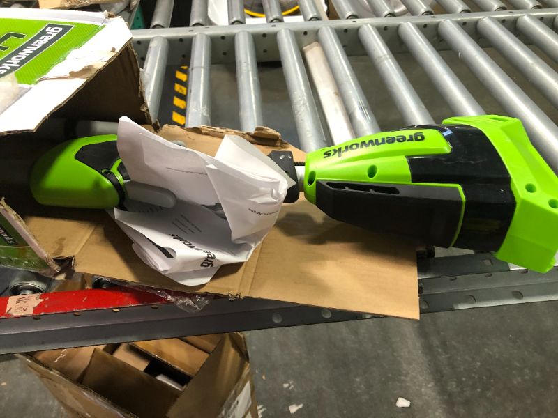 Photo 6 of **GOOD USED**Greenworks PS40B210 8-Inch 40V Cordless Pole Saw, 2Ah Battery