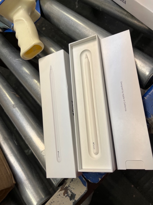 Photo 2 of Apple Pencil (2nd Generation)