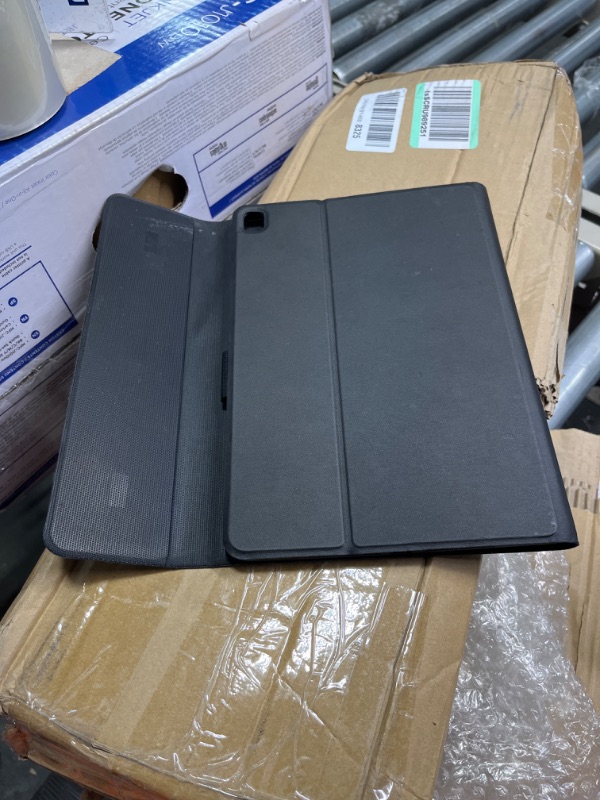 Photo 2 of For Ipad 8th Gen 10.2" 2020 Bluetooth