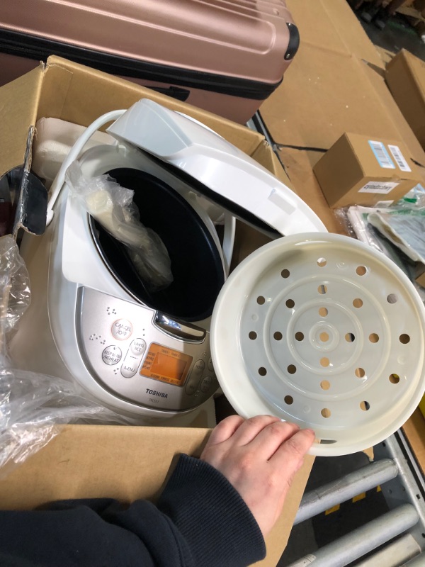 Photo 3 of **NON FUNCTIONING//SOLD AS PARTS** Toshiba Rice Cooker 6 Cups Uncooked (3L) with Fuzzy Logic and One-Touch Cooking, White Normal