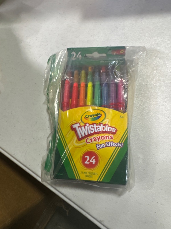 Photo 1 of Crayola Twistables Crayons, Fun Effects, Gift for Kids, 24 Count 24 Count (Pack of 1) Straight Line