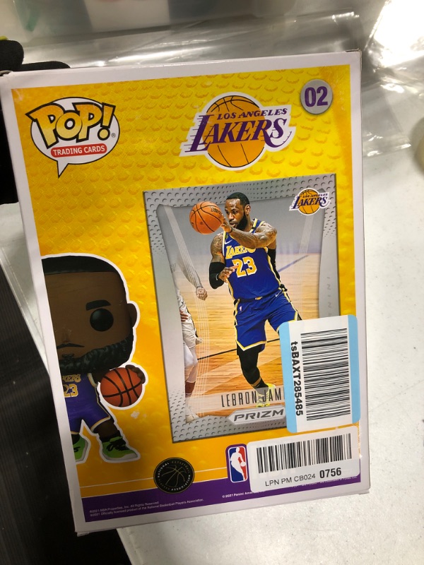 Photo 3 of Funko Pop! NBA Trading Cards: Lebron James