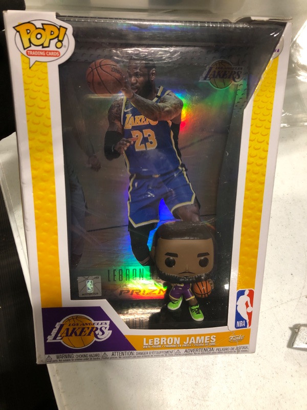 Photo 2 of Funko Pop! NBA Trading Cards: Lebron James