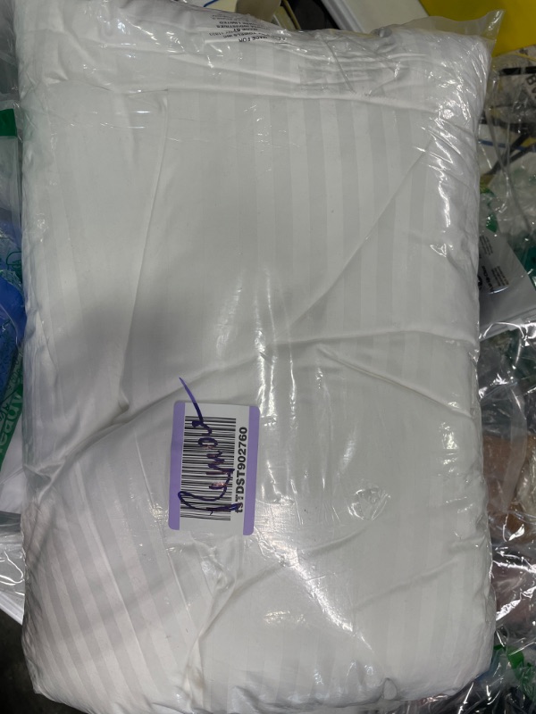 Photo 2 of ***Only one pillow***COZSINOOR Queen Size Bed Pillows for Sleeping: Hotel Quality,  1 - Down Alternative Cooling Microfiber Filled for Back, Stomach, Side Sleepers, Breathable, and Skin-Friendly
***Only one pillow***