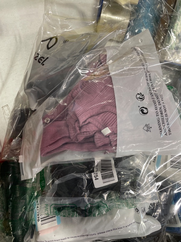 Photo 1 of ***BUNDLED BAG OF  ***
***AS IS / NO RETURNS -  FINAL SALE***
***BUNDLED BAG OF  ***
