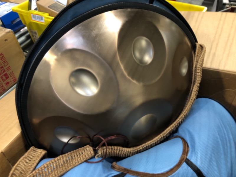 Photo 4 of 22-Inch Handpan Drum Instrument in D Minor 10-Note 12-Note 440Hz Steel Hand Drums Gold/Blue Adult's Handpan for Concert Yoga Audio Production with Soft Hand Pan Bag (Color : Gold, Size : 10 notes) 10 notes Gold