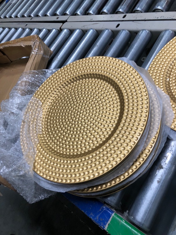 Photo 3 of 16 Pcs Round Charger Plates 13 inch Decorative Plastic Chargers for Dinner Plates Reusable Elegant Serving Plate with Hammered Edge for Wedding Dinner Party Event Dining Table Decoration (Gold)