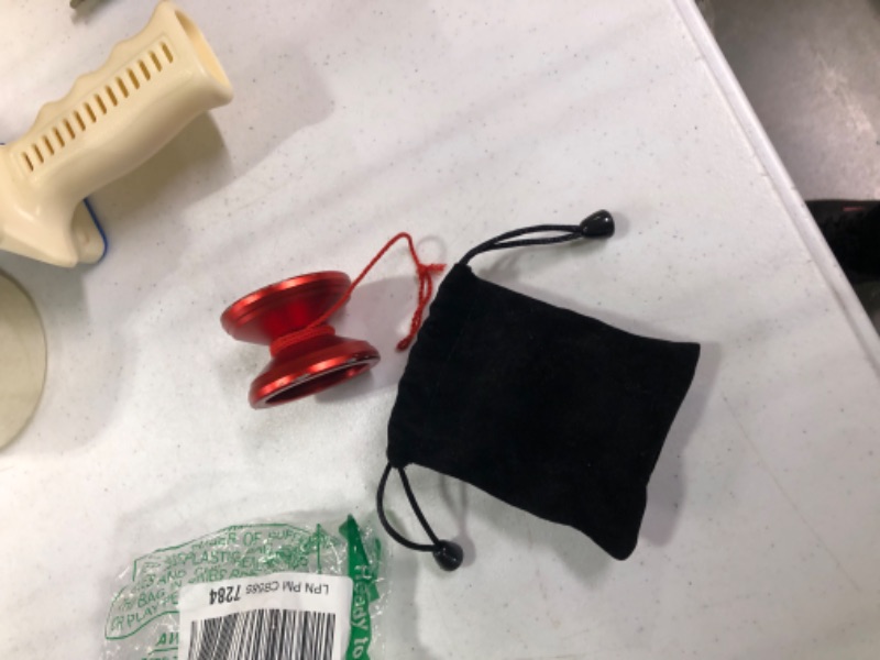 Photo 2 of *****used red YOYO, see picture shows*****MAGICYOYO V6 Locus Responsive Yoyo for Kids & Beginners, Professional Yoyos Tricks, Metal Yo-yo+ Yo Yo Glove+ 5 Yo-yos Strings+ Pouch Kit, Black with Magic Symbol Black - Magic Symbol - Responsive