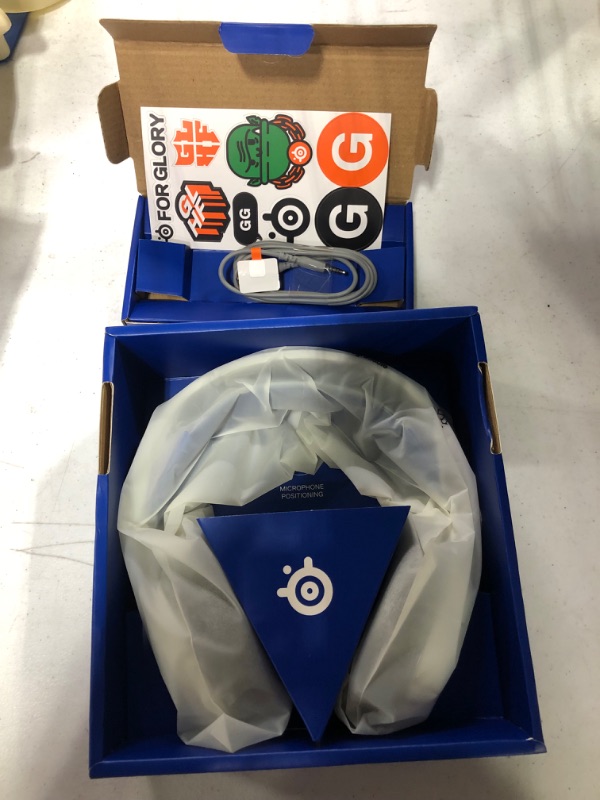Photo 4 of **new open box **
SteelSeries Arctis Nova 1P Multi-System Gaming Headset — Hi-Fi Drivers — 360° Spatial Audio — Comfort Design — Durable — Lightweight — Noise-Cancelling Mic — PS5/PS4, PC, Xbox, Switch - White Nova 1P White