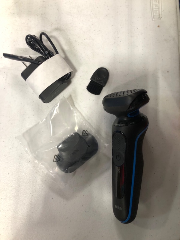 Photo 5 of **USED** Braun Series 5-5018s Men&#39;s Rechargeable Wet &#38; Dry Electric Foil Shaver