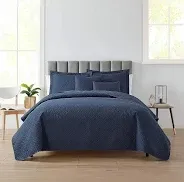 Photo 1 of  Blue comforter**not exact photo**