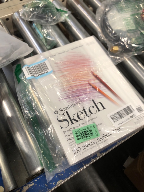 Photo 2 of Strathmore 200 Series Sketch Pad, 8.5x11 inch, 100 Sheets, Side Wire - Artist Sketchbook for Drawing, Illustration, Art Class Students
